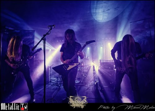 DRAWN-INTO-DESCENT-BE-DSC 2040 DxO