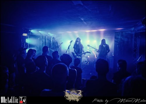 DRAWN-INTO-DESCENT-BE-DSC 2081 DxO-cover